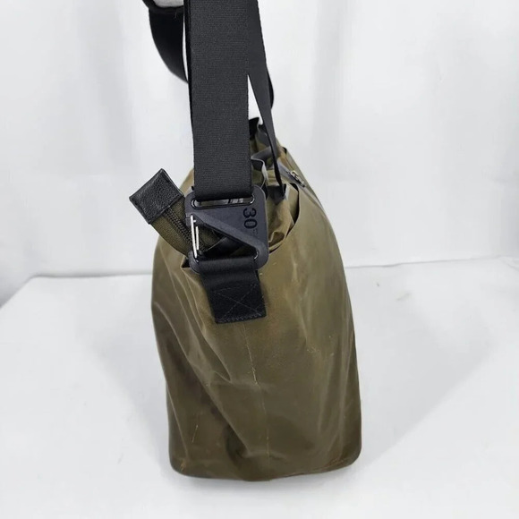 Nike Tech Bonded Tote Waxed Olive Sequoia Black BA5261-355 Messenger Bag - Picture 7 of 12
